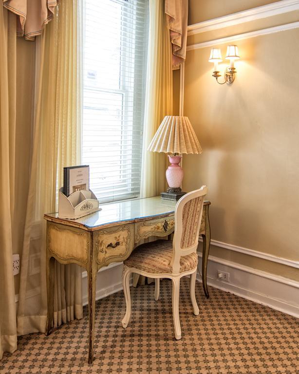 La Reserve Bed & Breakfast 3*